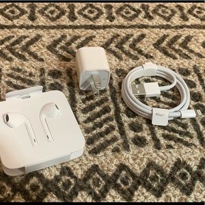 Apple Bundle- Cable, Earpods, Cube NWT Authentic